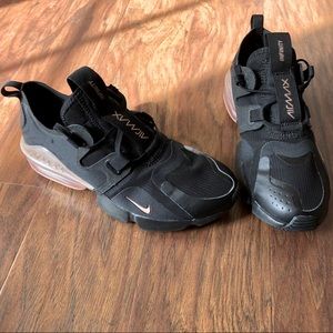 Nike Air Max Infinity tennis shoes